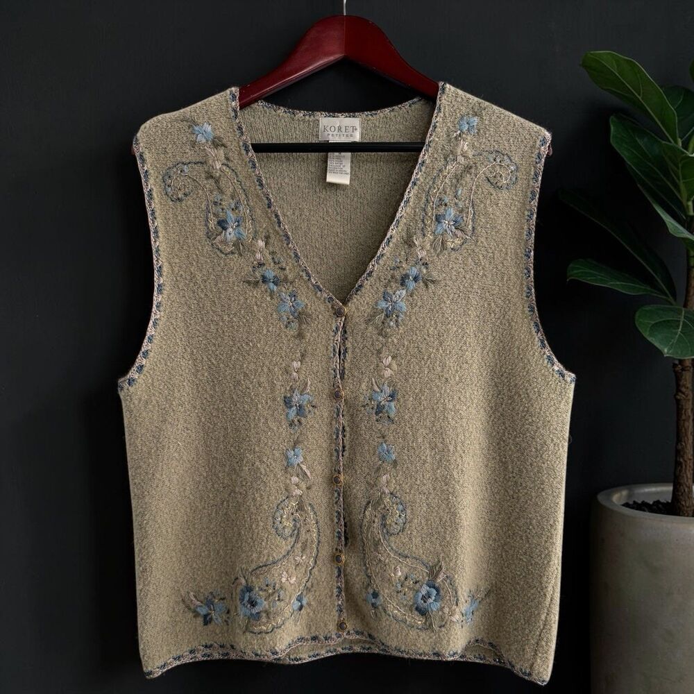 Vintage Koret Floral Embroidered Wool Blend Sweater Vest Cottagecore Academia M